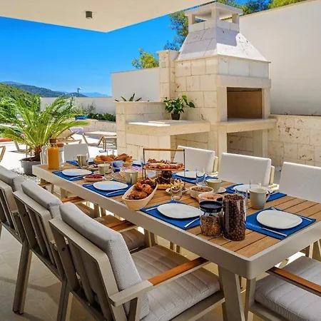 4br Prestigious With Heated Pool In Trogir Villa Marina