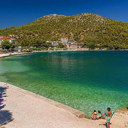 4br Prestigious With Heated Pool In Trogir
