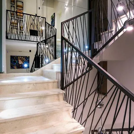 4br Prestigious With Heated Pool In Trogir *