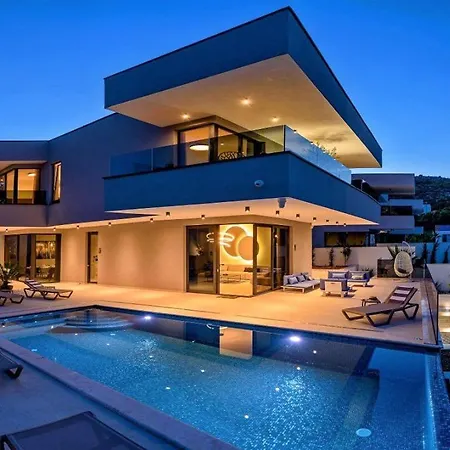 4br Prestigious With Heated Pool In Trogir * Marina