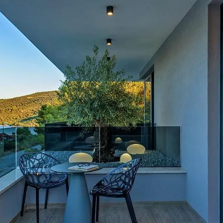 4br Prestigious With Heated Pool In Trogir Villa