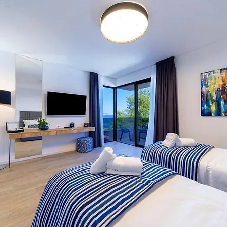 4br Prestigious With Heated Pool In Trogir Villa