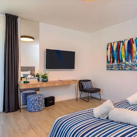 4br Prestigious With Heated Pool In Trogir *