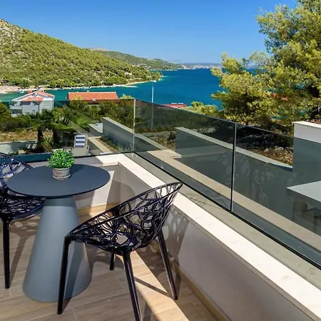 4br Prestigious With Heated Pool In Trogir Villa *